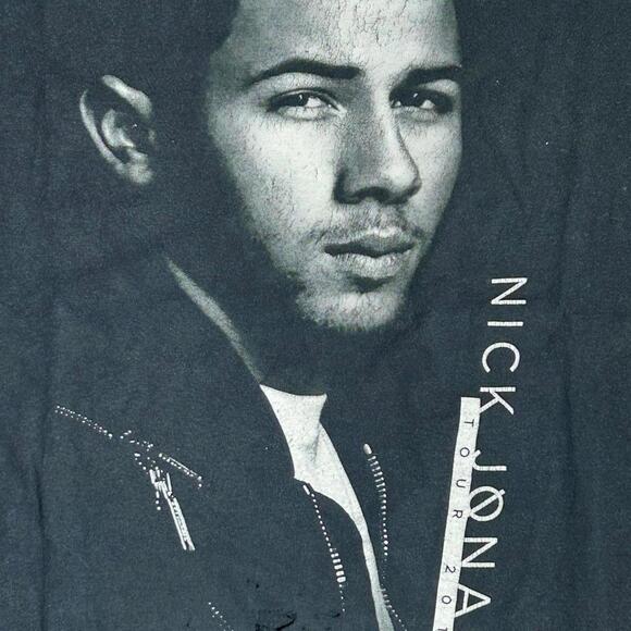 Nick Jonas Tour preowned medium T-shirt - Picture 1 of 4